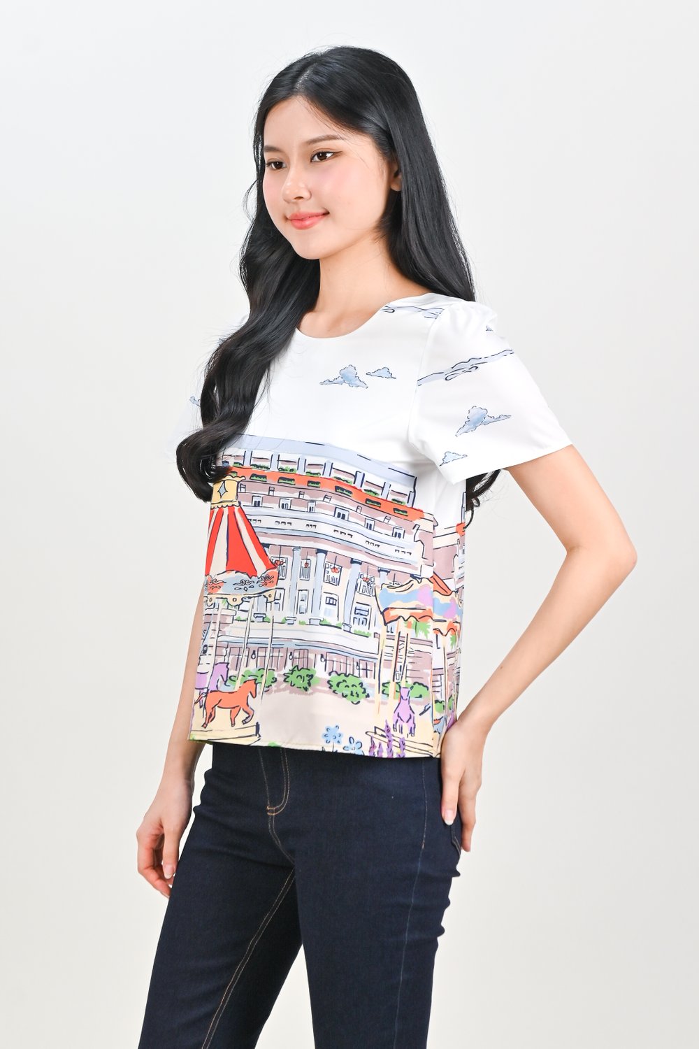 COLONIAL COURTYARD SLEEVED TOP
