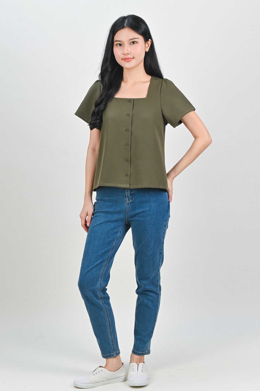 LULIE SQUARE-NECK SLEEVED TOP IN GREEN