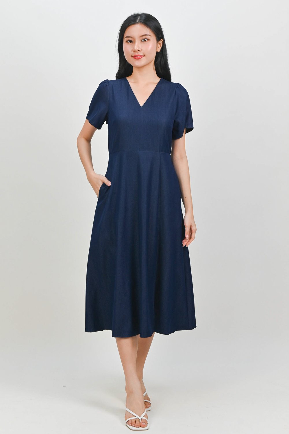 QUINARA DENIM-LOOK SLEEVED DRESS IN DARK BLUE