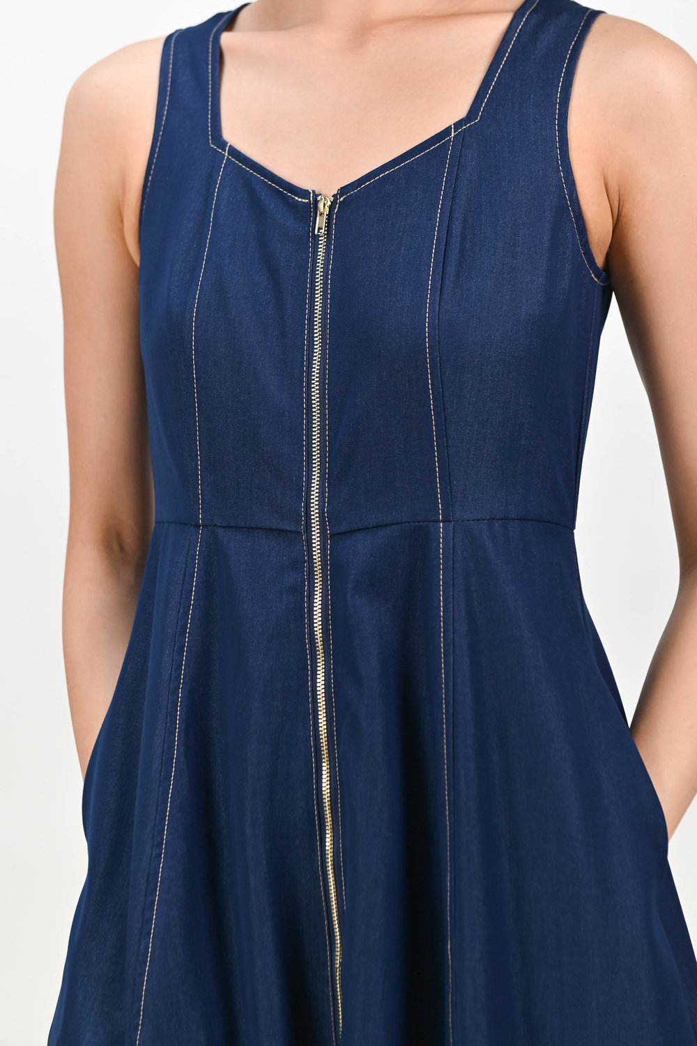EVANGELYS DENIM-LOOK ZIPPER DRESS IN DARK BLUE