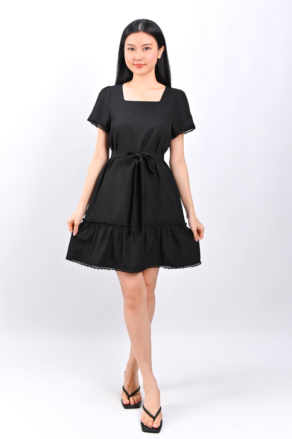 SABBY SQUARE-NECK SLEEVED DROPWAIST DRESS IN BLACK
