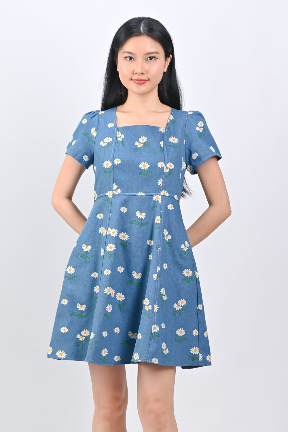 ZERENYA DENIM FLORAL SQUARE-NECK DRESS IN MID-WASH