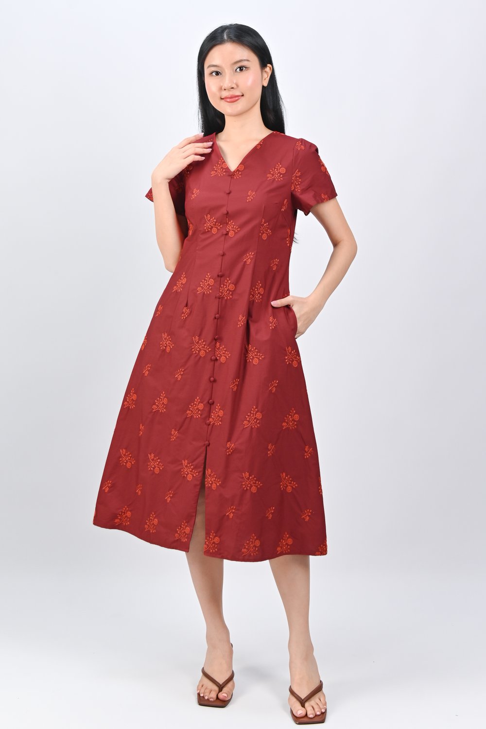 ZIYU EMB. V-NECK SLEEVED MIDI DRESS IN WINE