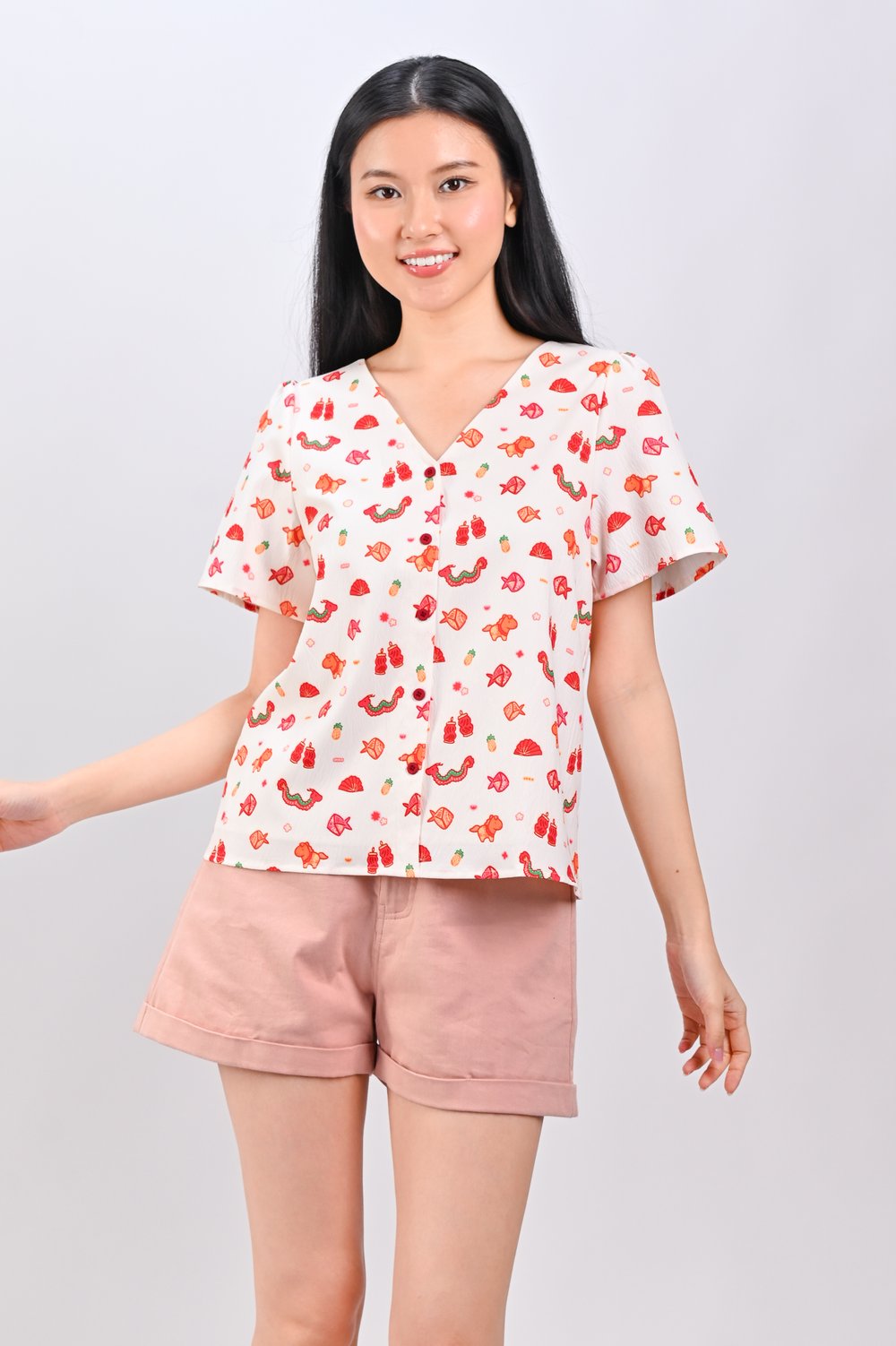 LUCKY CHARMS SLEEVED BUTTON TOP