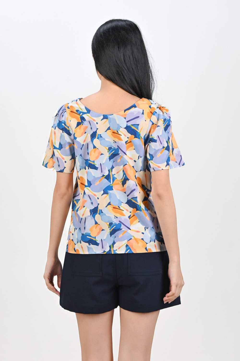 BLUE LACELEAF SLEEVED BUTTON TOP