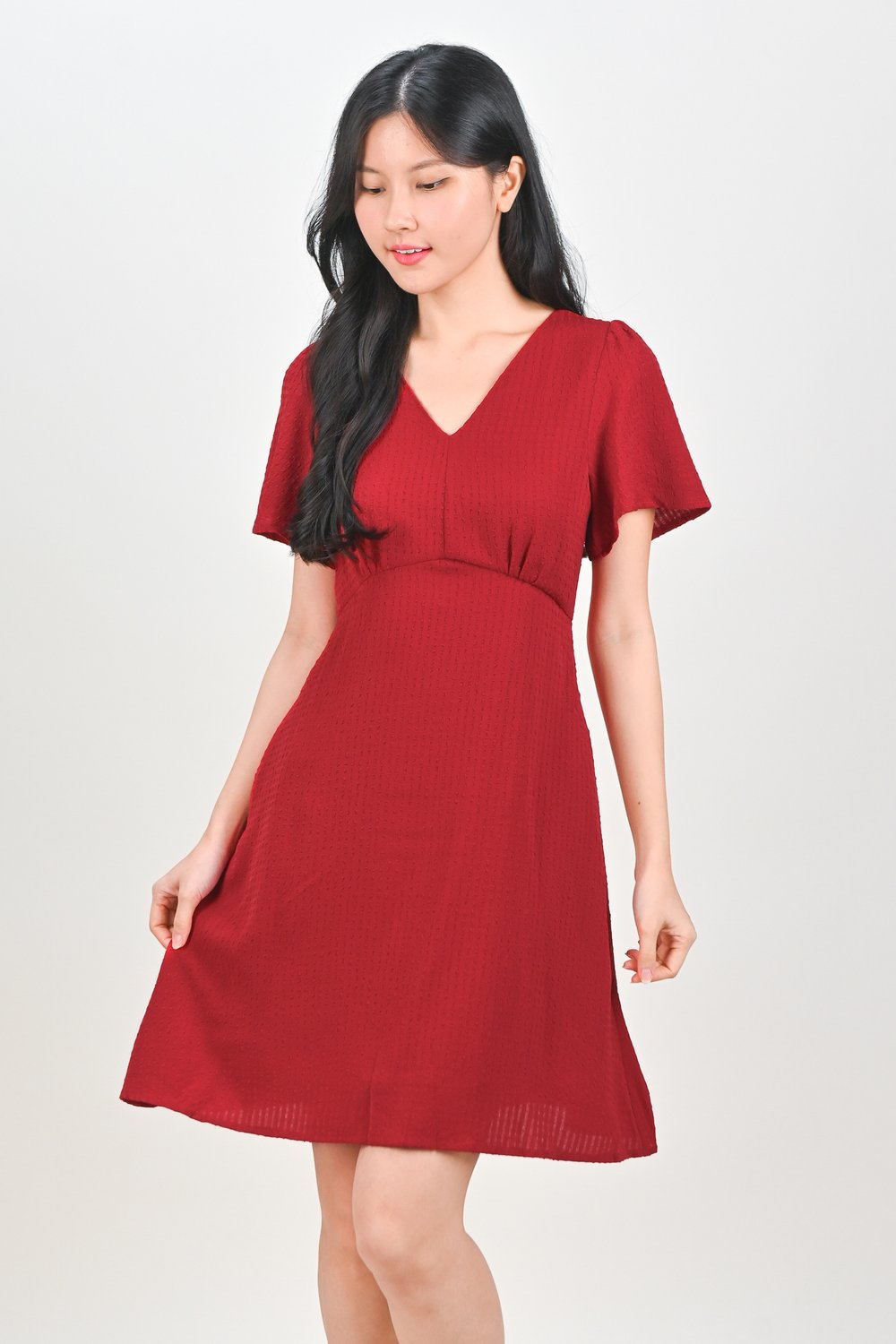 MAGARA TEXTURED SLEEVED DRESS IN RED