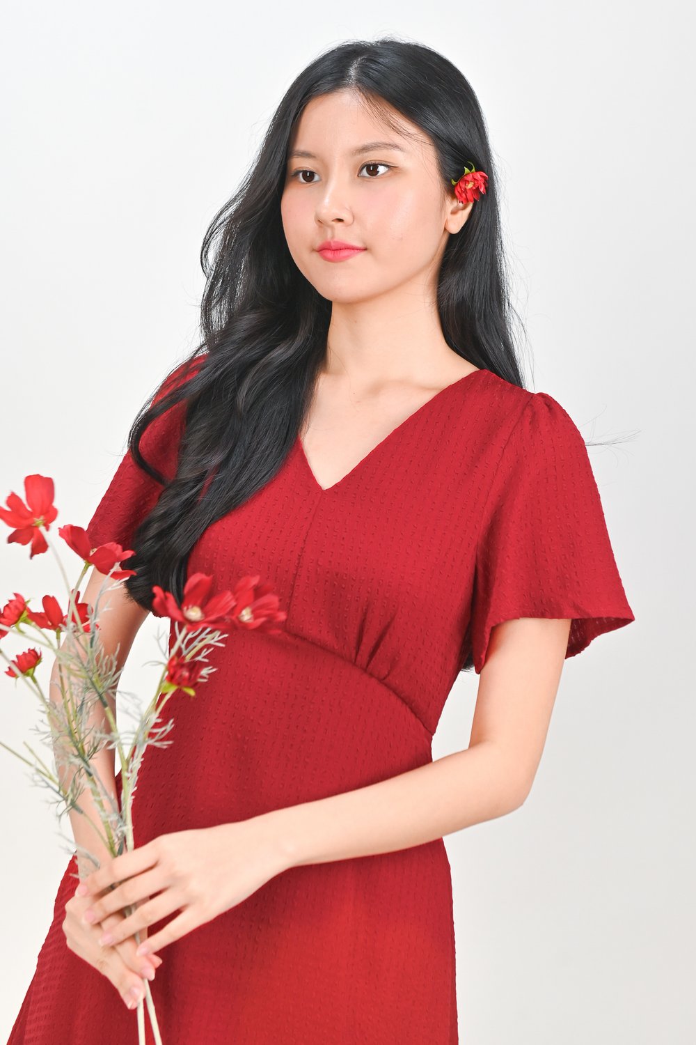 MAGARA TEXTURED SLEEVED DRESS IN RED