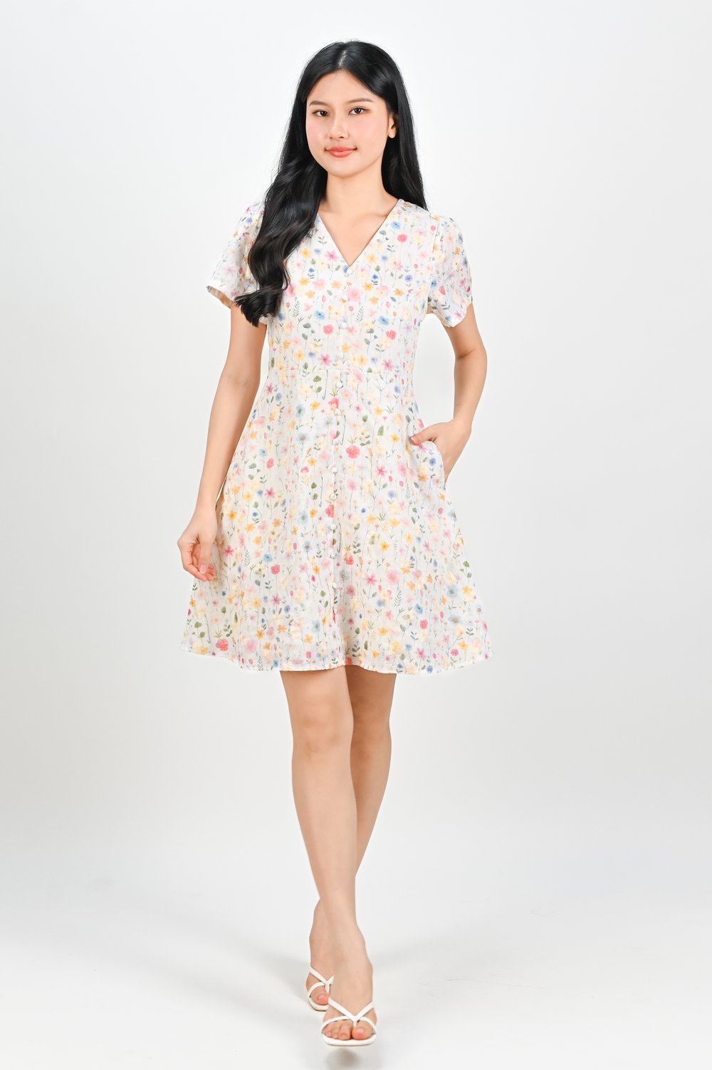 ZUZU SLEEVED BUTTON DRESS IN WHITE FLORAL