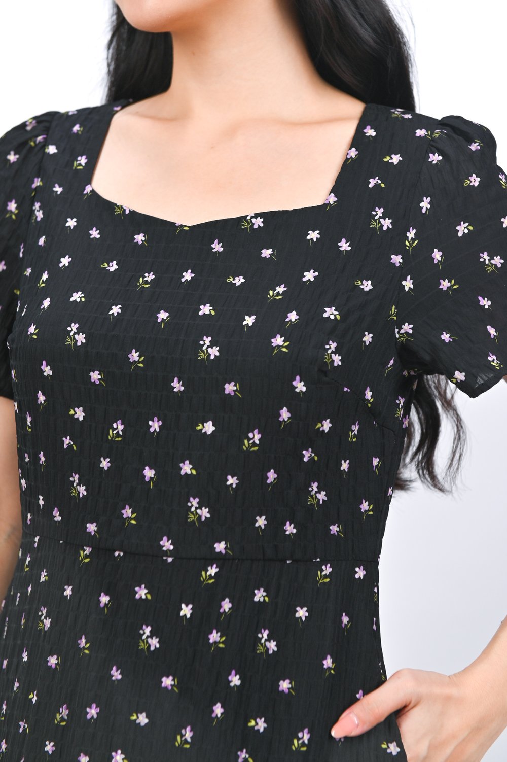 OLWEN SWEETHEART SLEEVED MIDI DRESS IN MINI FLORAL