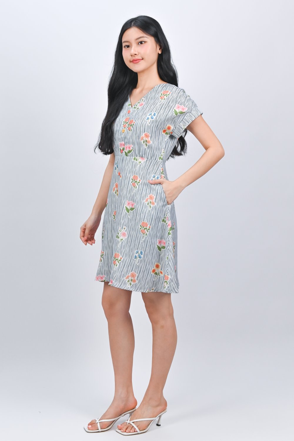 DEYA FLORAL SLEEVED BUTTON DRESS IN BLUE