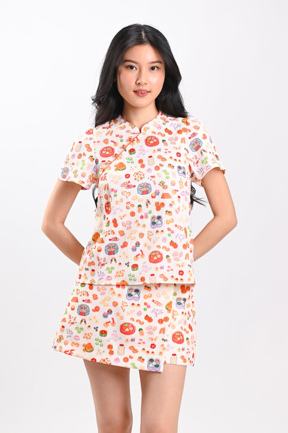 SNACKTACULAR SLEEVED CHEONGSAM TOP