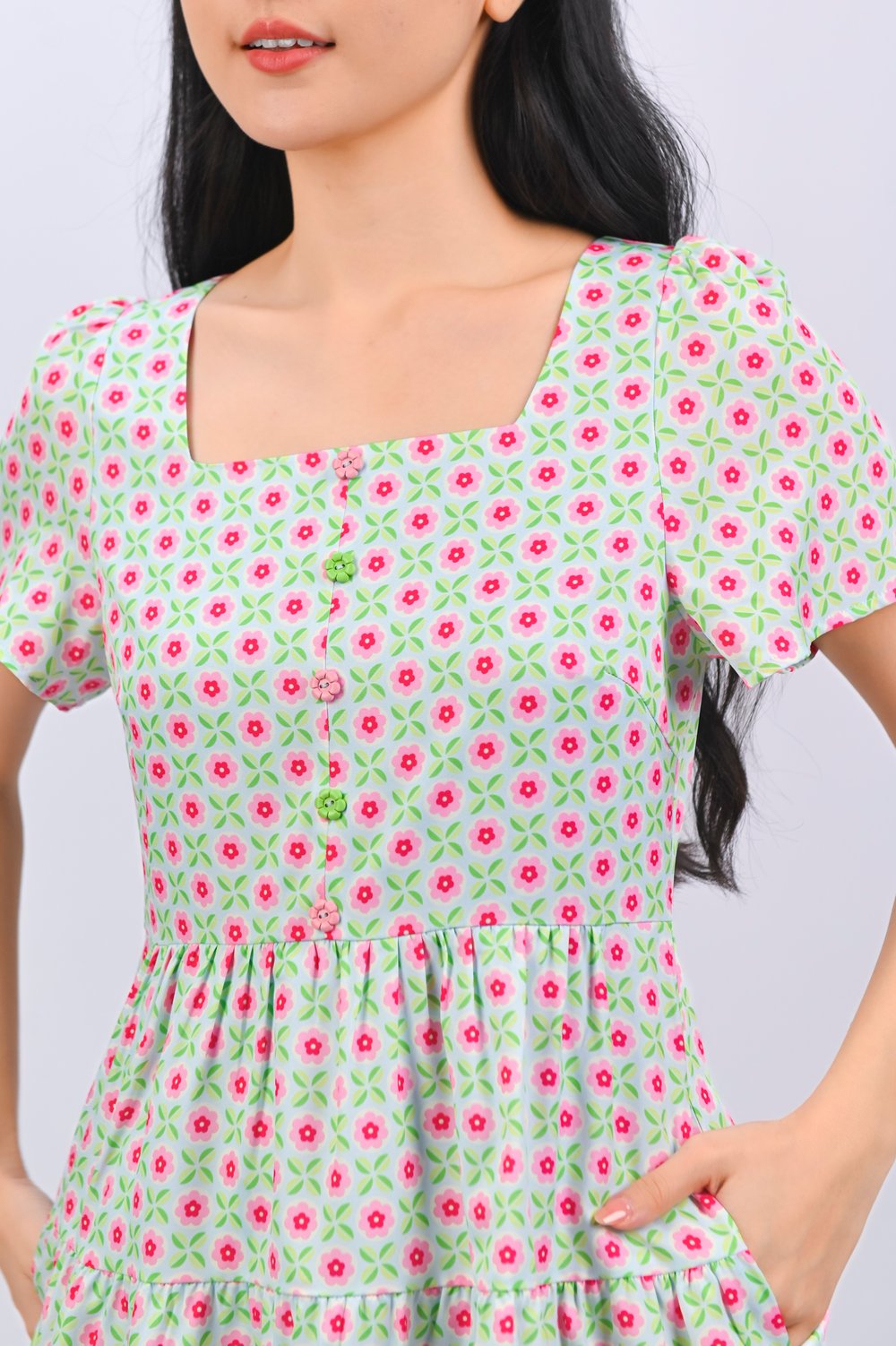 PANDAN POP SQUARE-NECK BUTTON BABYDOLL DRESS