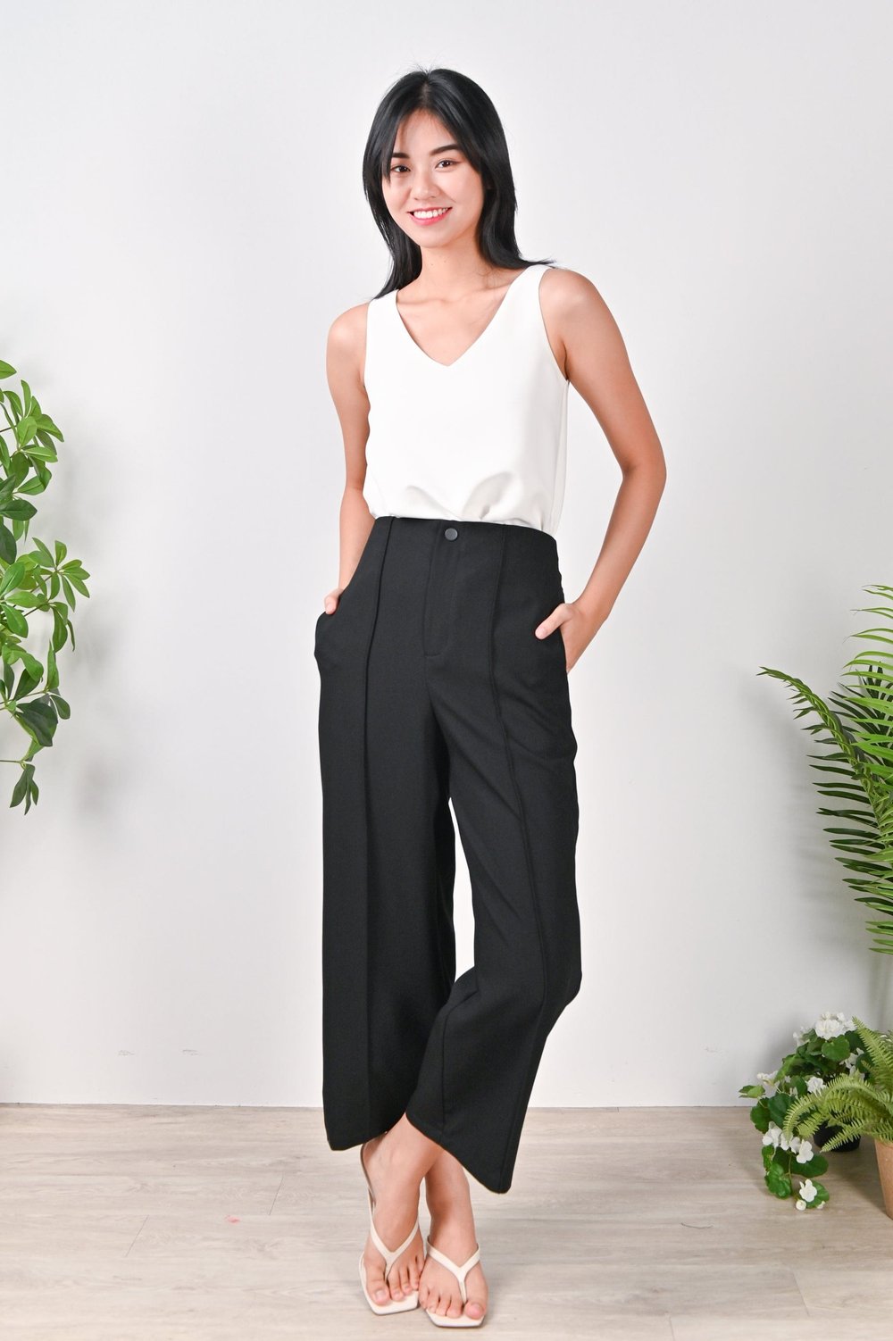 CHANA PINTUCK PANTS IN BLACK