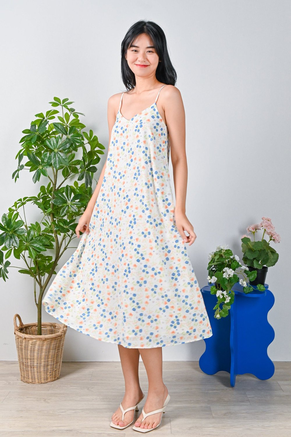 AIRI WHITE FLORAL SPAG TENT DRESS AIRI WHITE FLORAL SPAG TENT DRESS