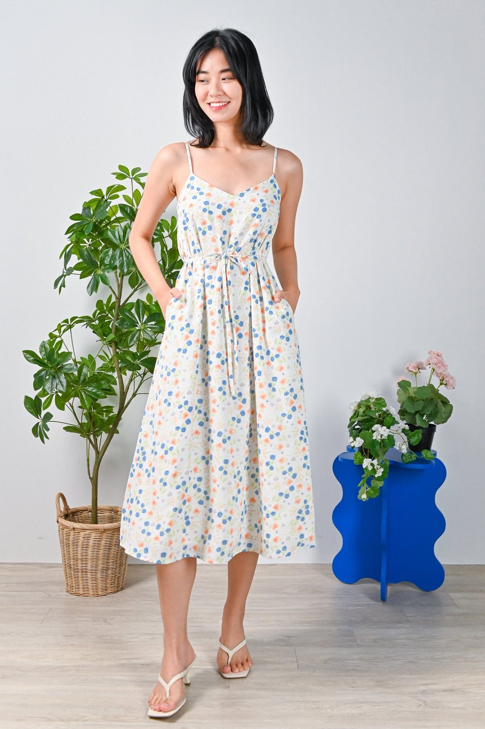 AIRI WHITE FLORAL SPAG TENT DRESS AIRI WHITE FLORAL SPAG TENT DRESS