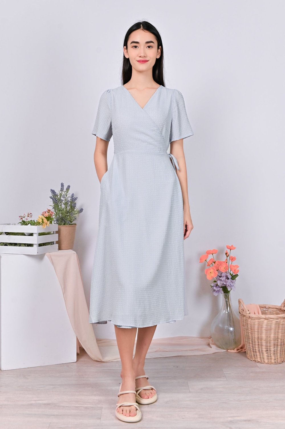 HELJA WRAP DRESS IN GREY