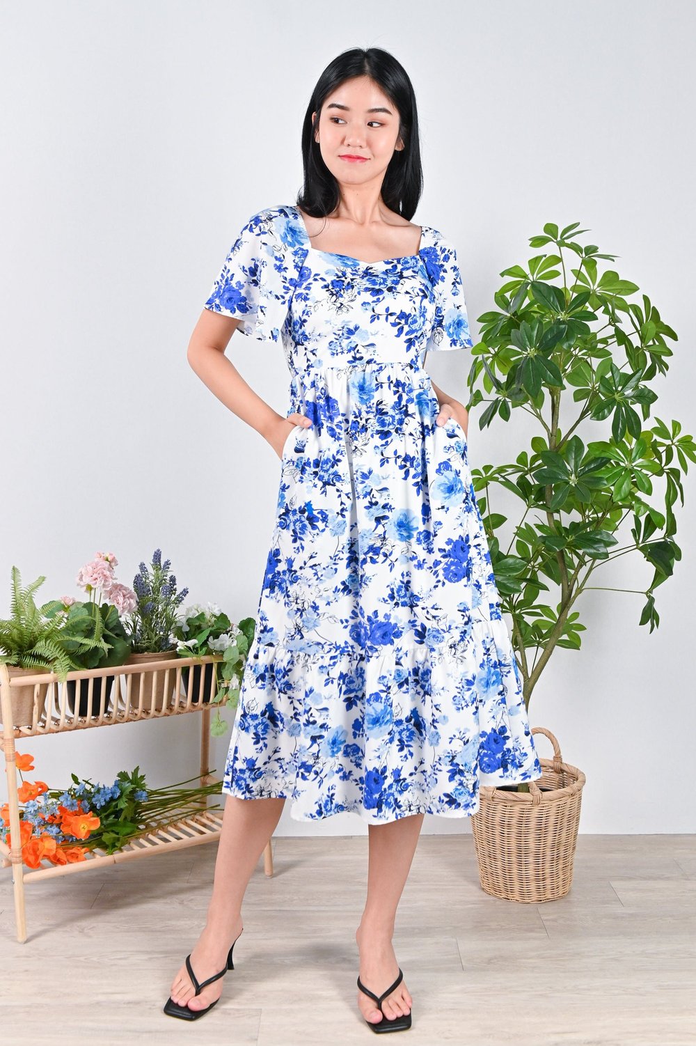 JOA TIE-BACK SLEEVED DRESS IN BLUE