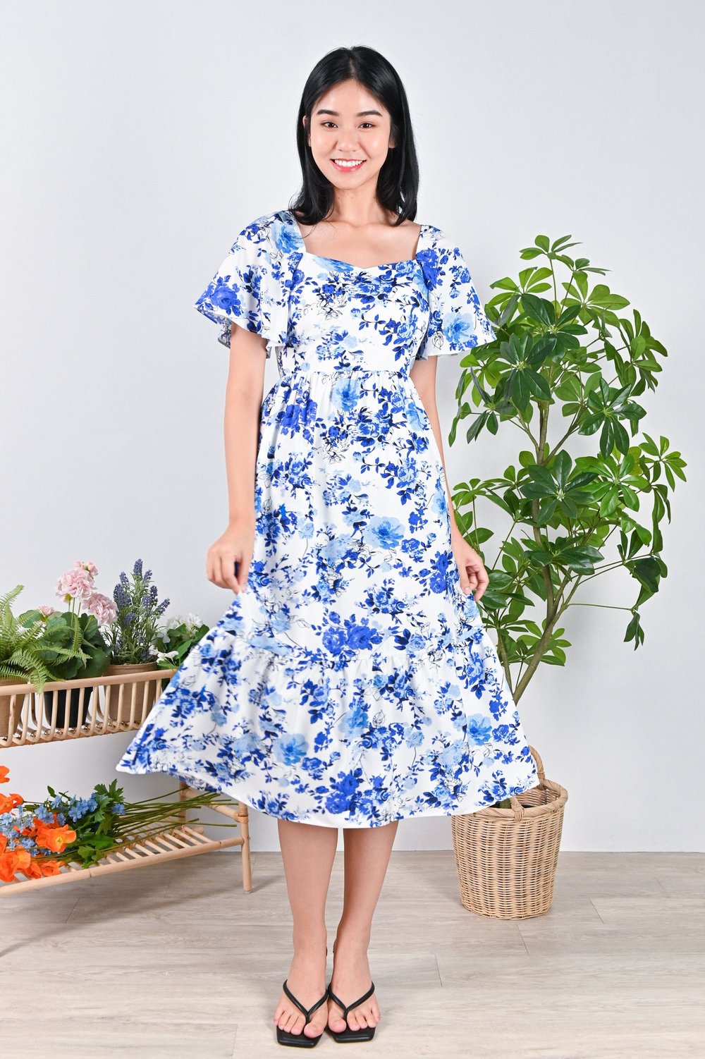 JOA TIE-BACK SLEEVED DRESS IN BLUE