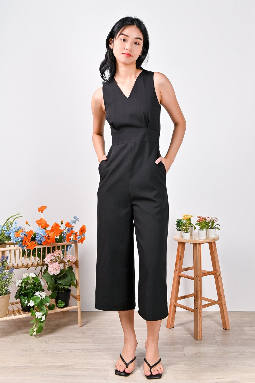 IDALIA SLEEVELESS JUMPSUIT IN BLACK
