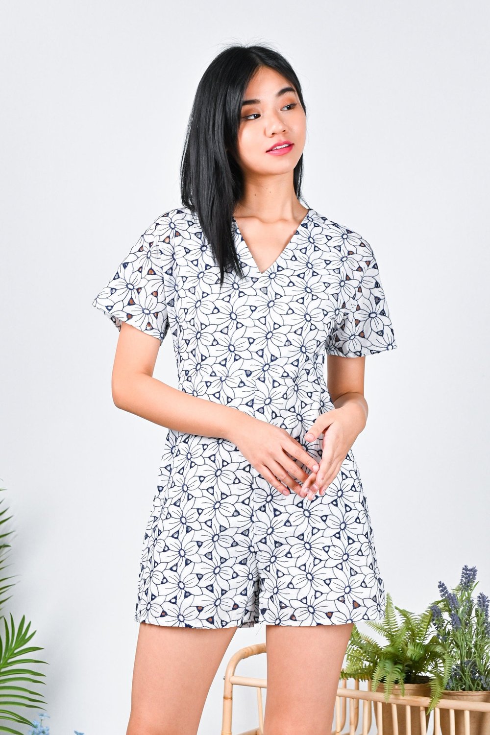 MAELLE BLOOM EYELET EMBROIDERY ROMPER MAELLE BLOOM EYELET EMBROIDERY ROMPER