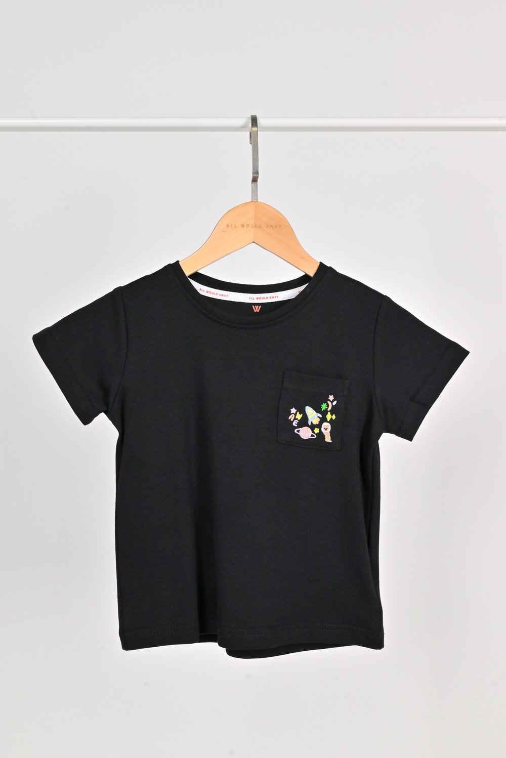 UNIVERSE EMBROIDERY POCKET KIDS TEE IN BLACK