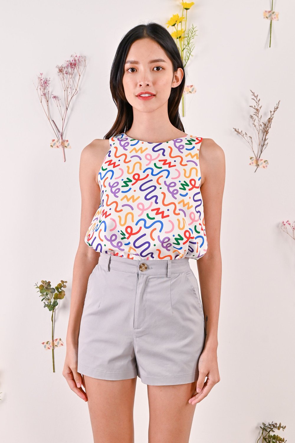 JEANETTE SHORTS IN GREY