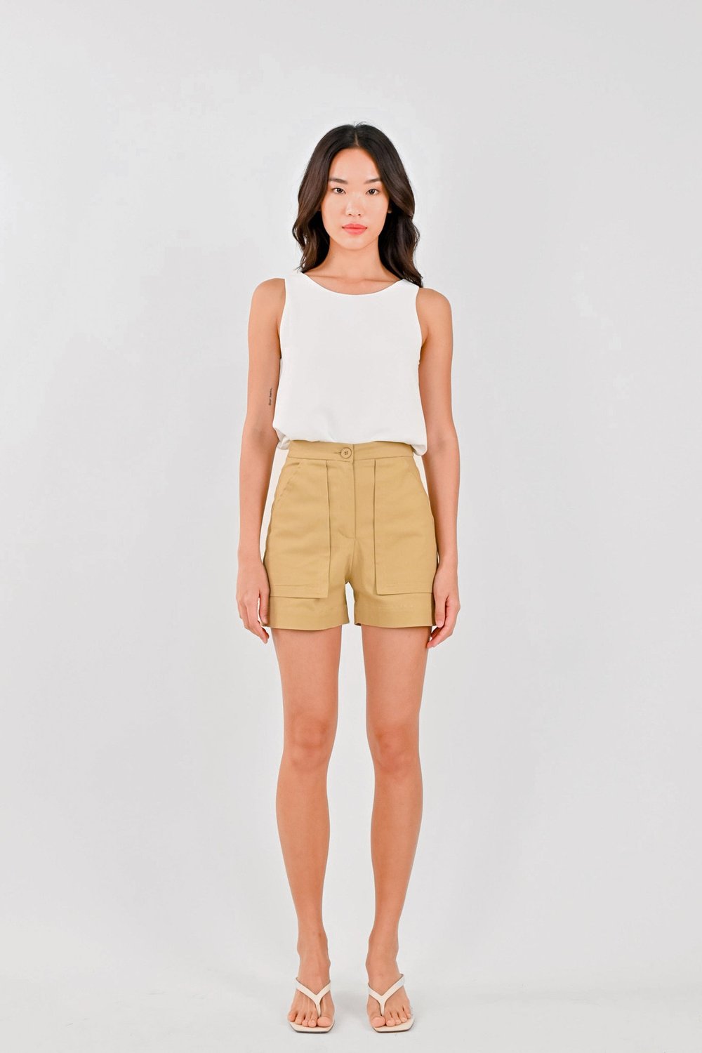 LOUISE PATCH-POCKET SHORTS IN KHAKI
