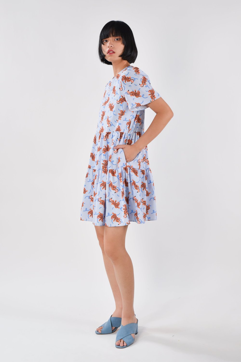 AWE TIGER BABYDOLL SLEEVED DRESS AWE TIGER BABYDOLL SLEEVED DRESS