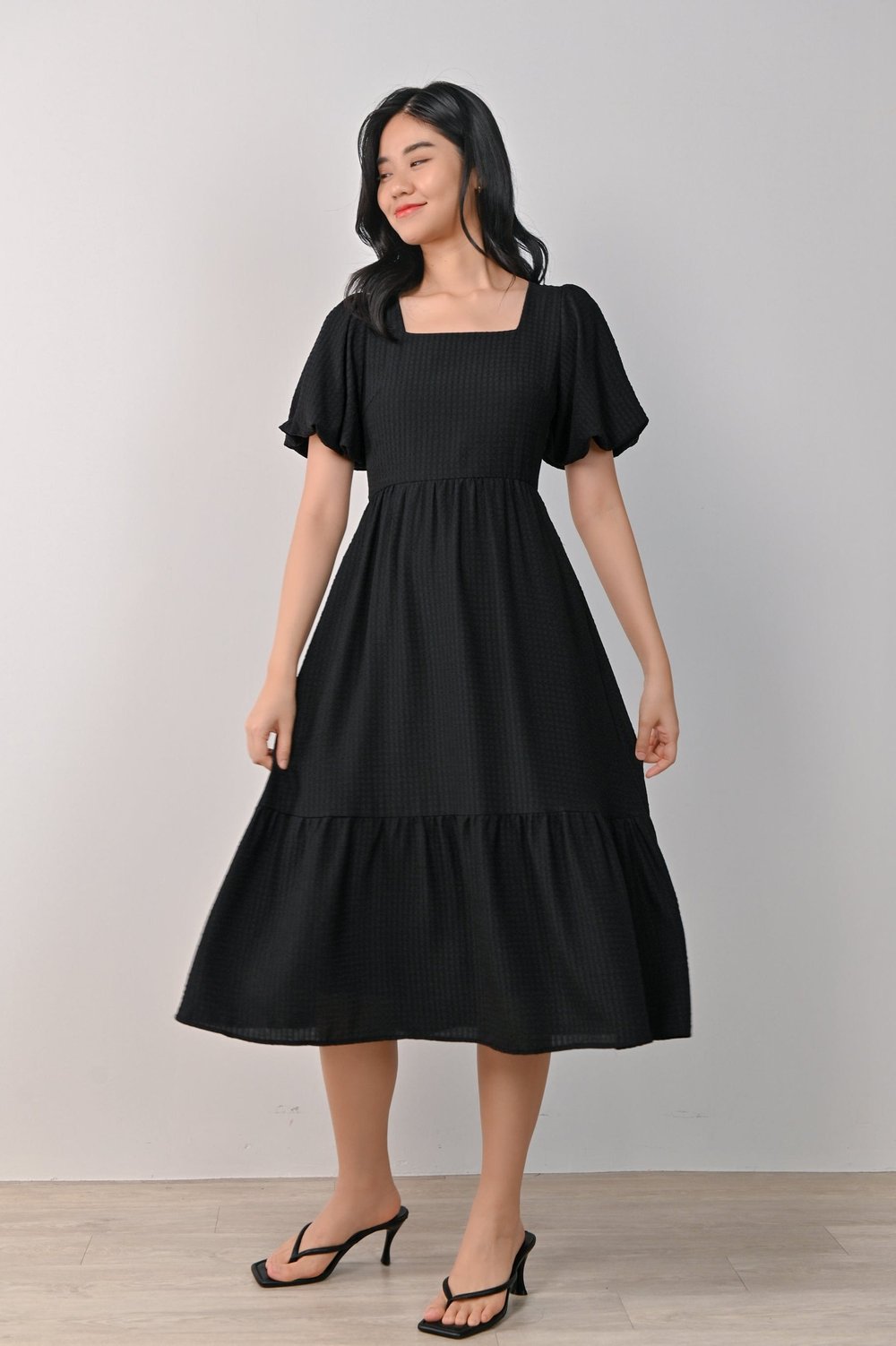 BLYTHE TEXTURED DRESS IN BLACK