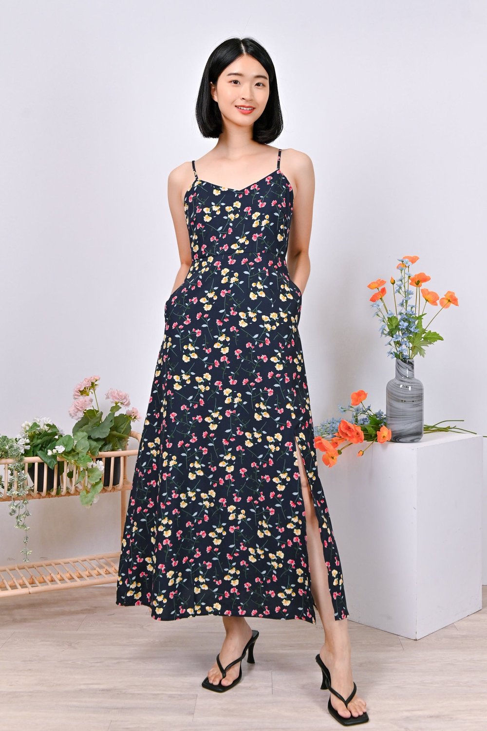 BRITT SPAG MAXI DRESS IN NAVY BRITT SPAG MAXI DRESS IN NAVY