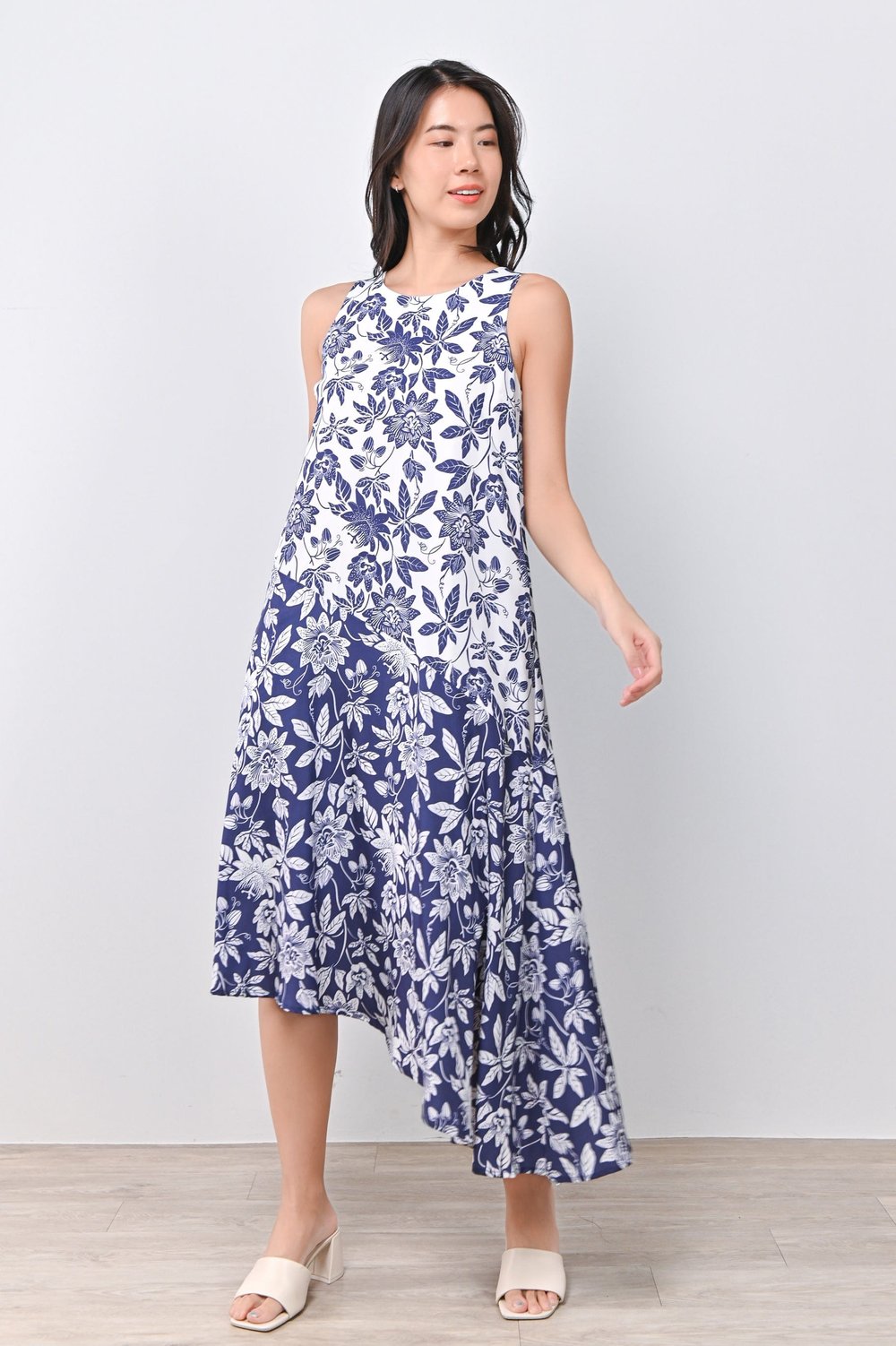 CAMY BLOCK SLANT-HEM DRESS CAMY BLOCK SLANT-HEM DRESS