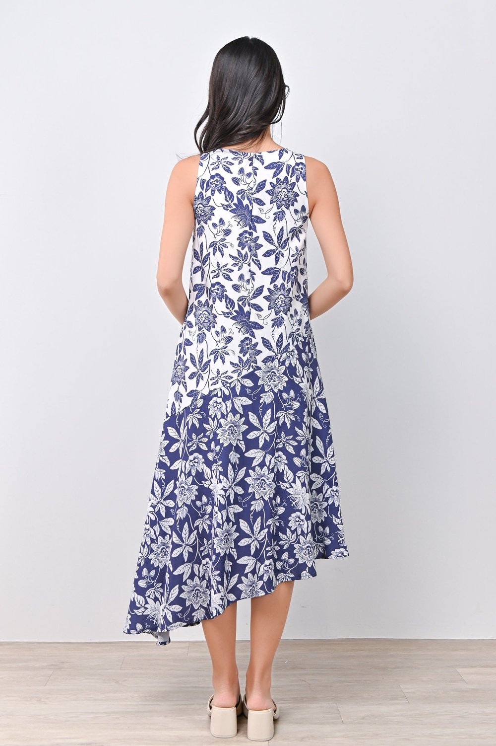 CAMY BLOCK SLANT-HEM DRESS CAMY BLOCK SLANT-HEM DRESS