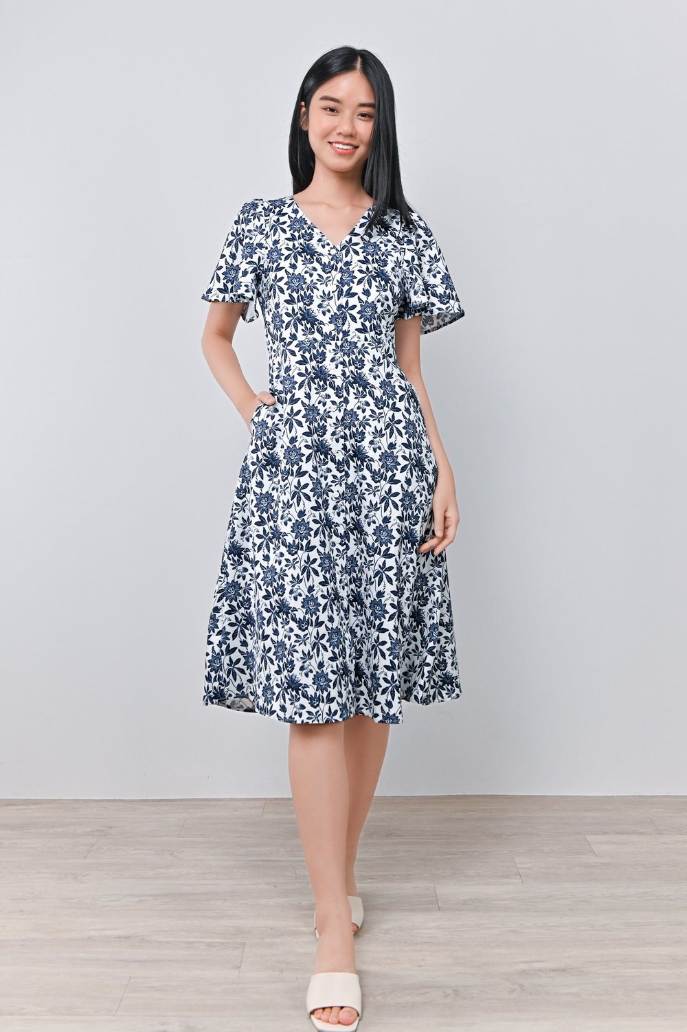 CAMY NAVY SLEEVED BUTTON DRESS CAMY NAVY SLEEVED BUTTON DRESS
