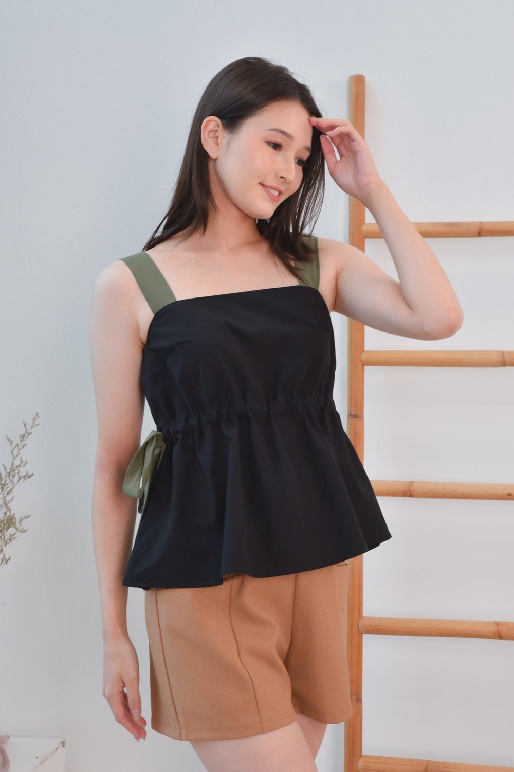 CHRISTINE COLOUR BLOCK TOP IN BLACK