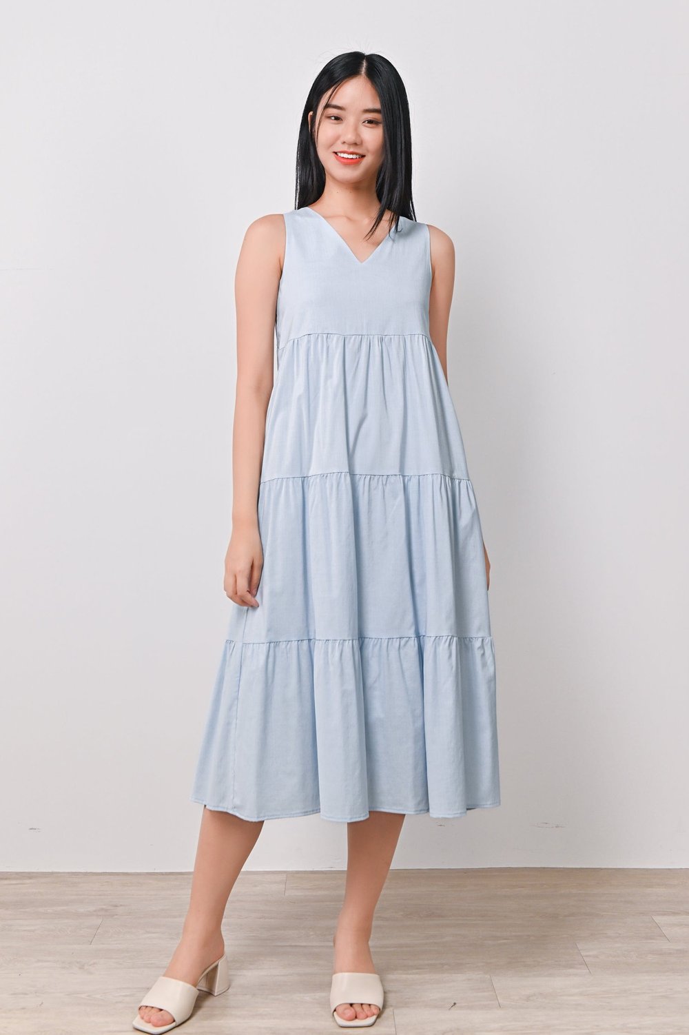 DELLYN V-NECK TIERED DRESS IN BLUE DELLYN V-NECK TIERED DRESS IN BLUE
