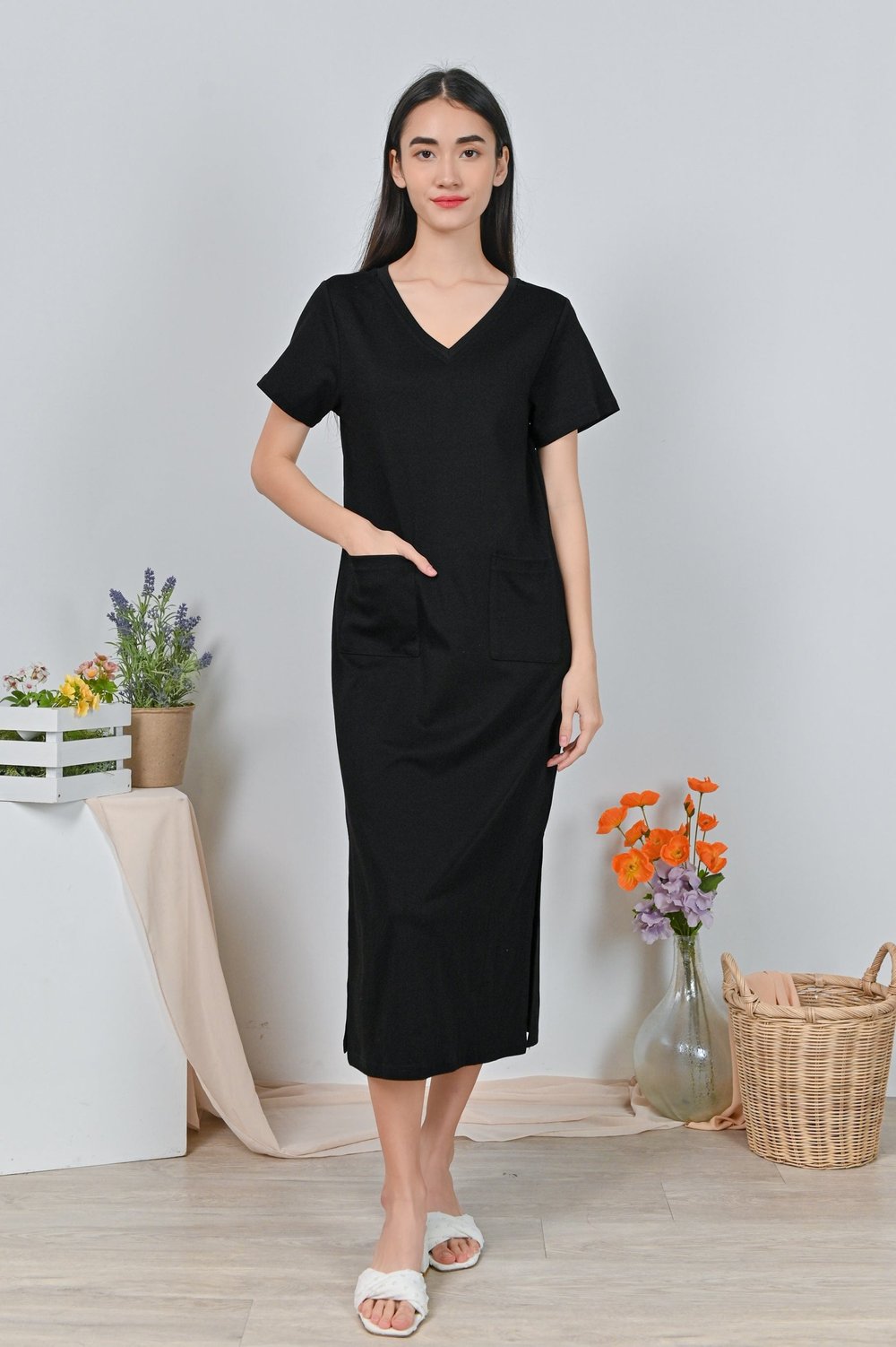 DIYANA TEE DRESS IN BLACK
