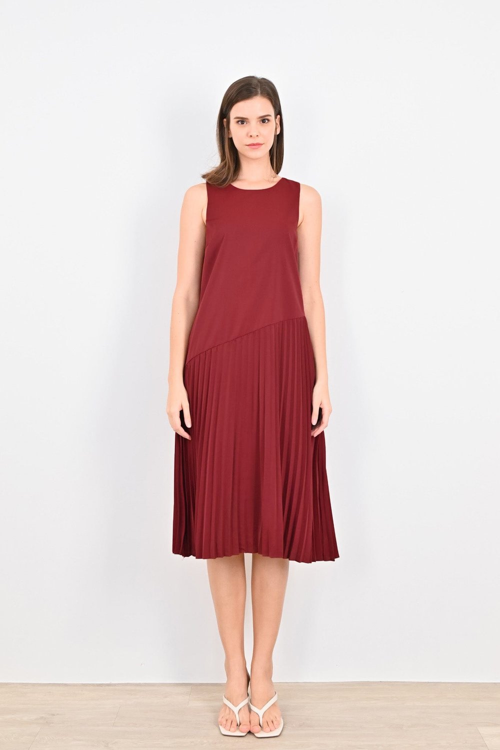 EDNA PLEAT DRESS IN RED