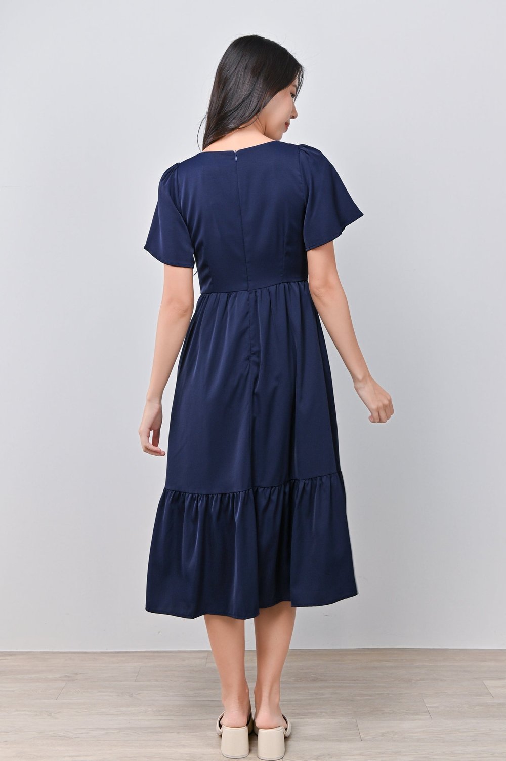 EUNBI PLEAT-DETAIL DRESS IN NAVY