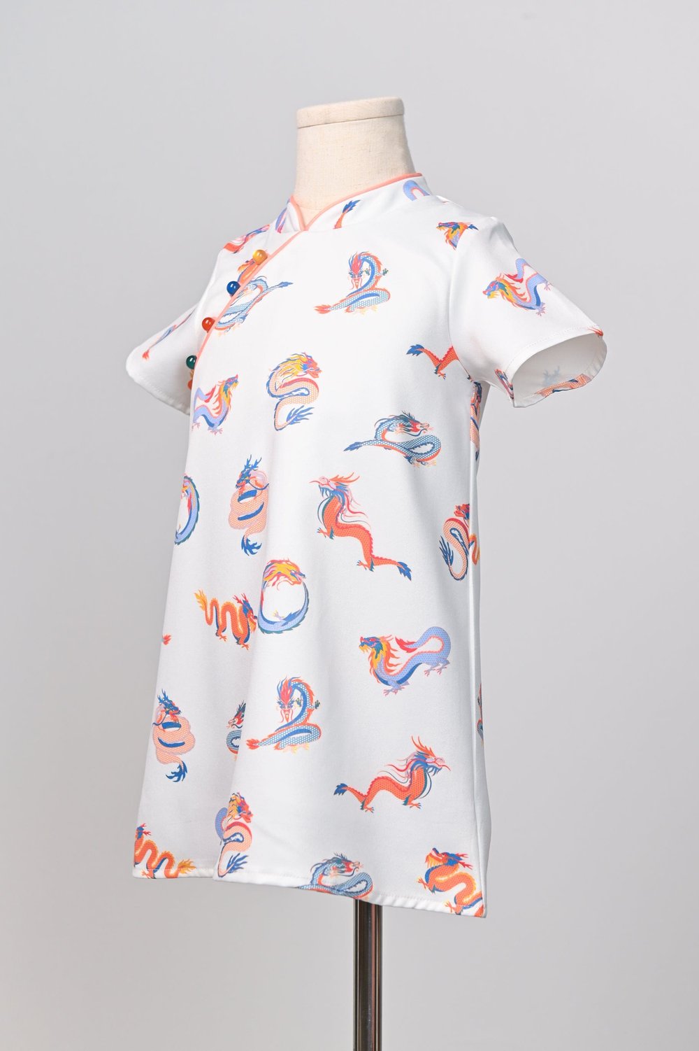 FESTIVE DRAGONS KIDS' SLEEVED CHEONGSAM FESTIVE DRAGONS KIDS' SLEEVED CHEONGSAM