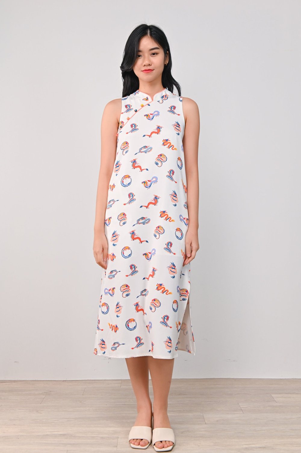 FESTIVE DRAGONS SIDE-SLIT CHEONGSAM