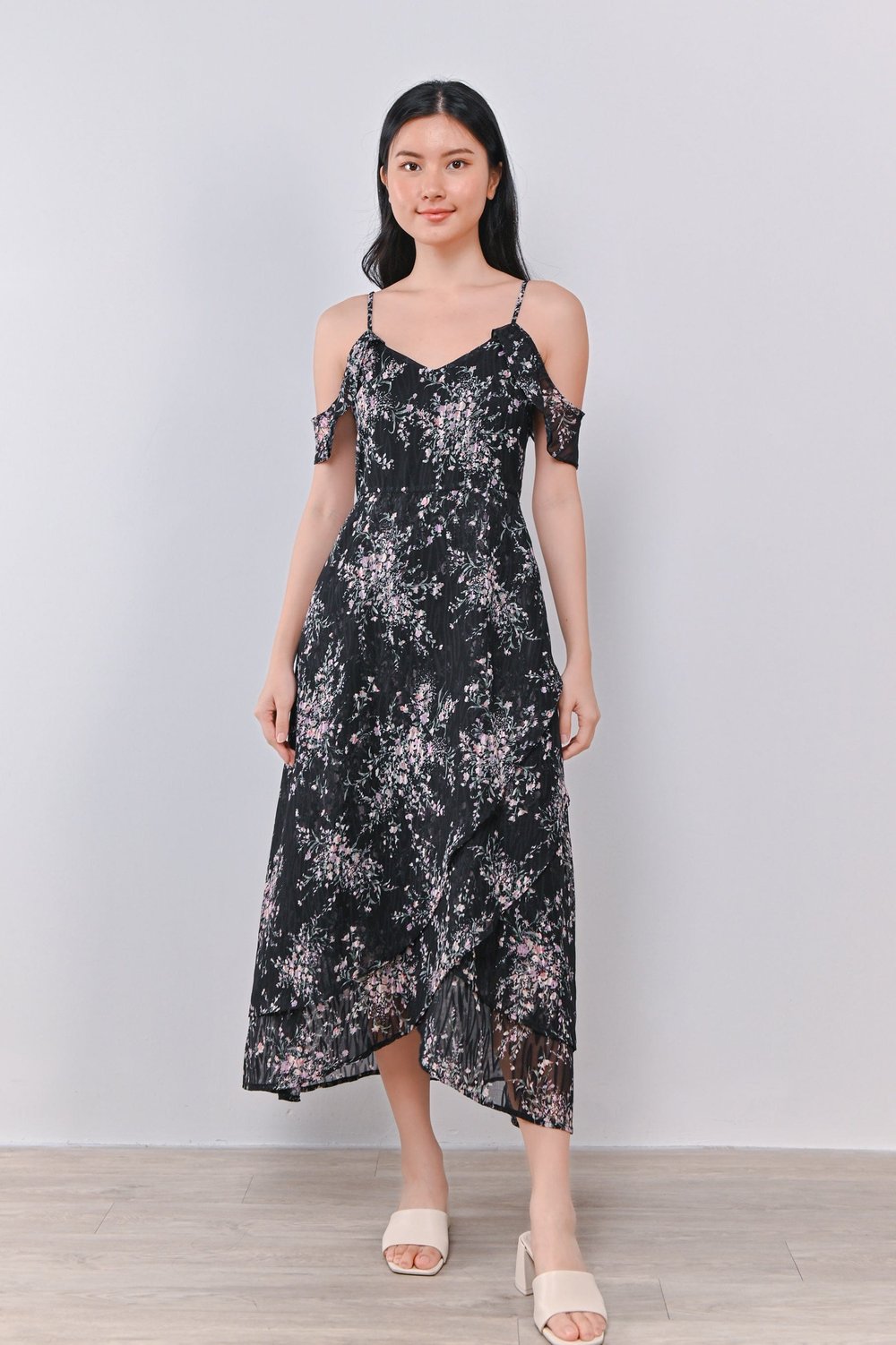 HALEY COLD-SHOULDER DRESS IN BLACK HALEY COLD-SHOULDER DRESS IN BLACK