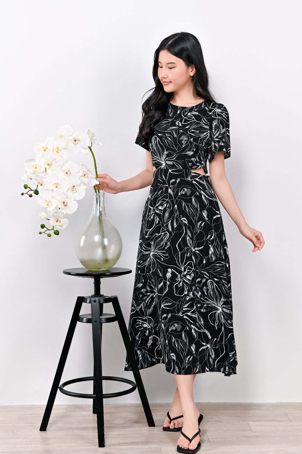 HARRIET ABSTRACT CUT-OUT DRESS IN BLACK HARRIET ABSTRACT CUT-OUT DRESS IN BLACK