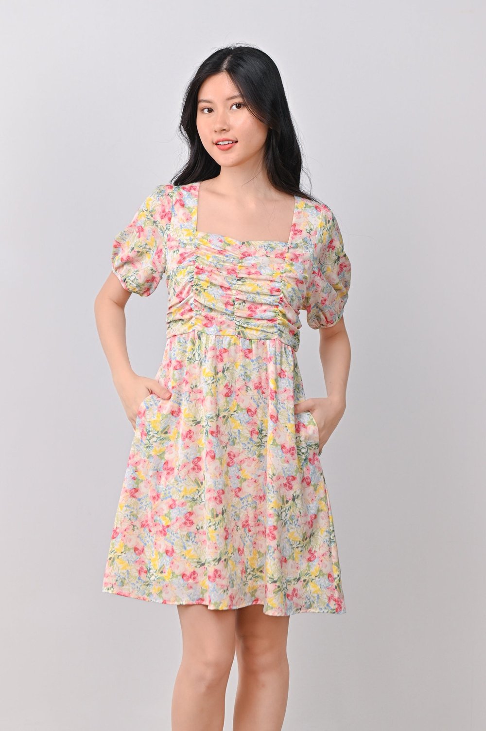 HEIDI FLORAL RUCHED DRESS IN PINK