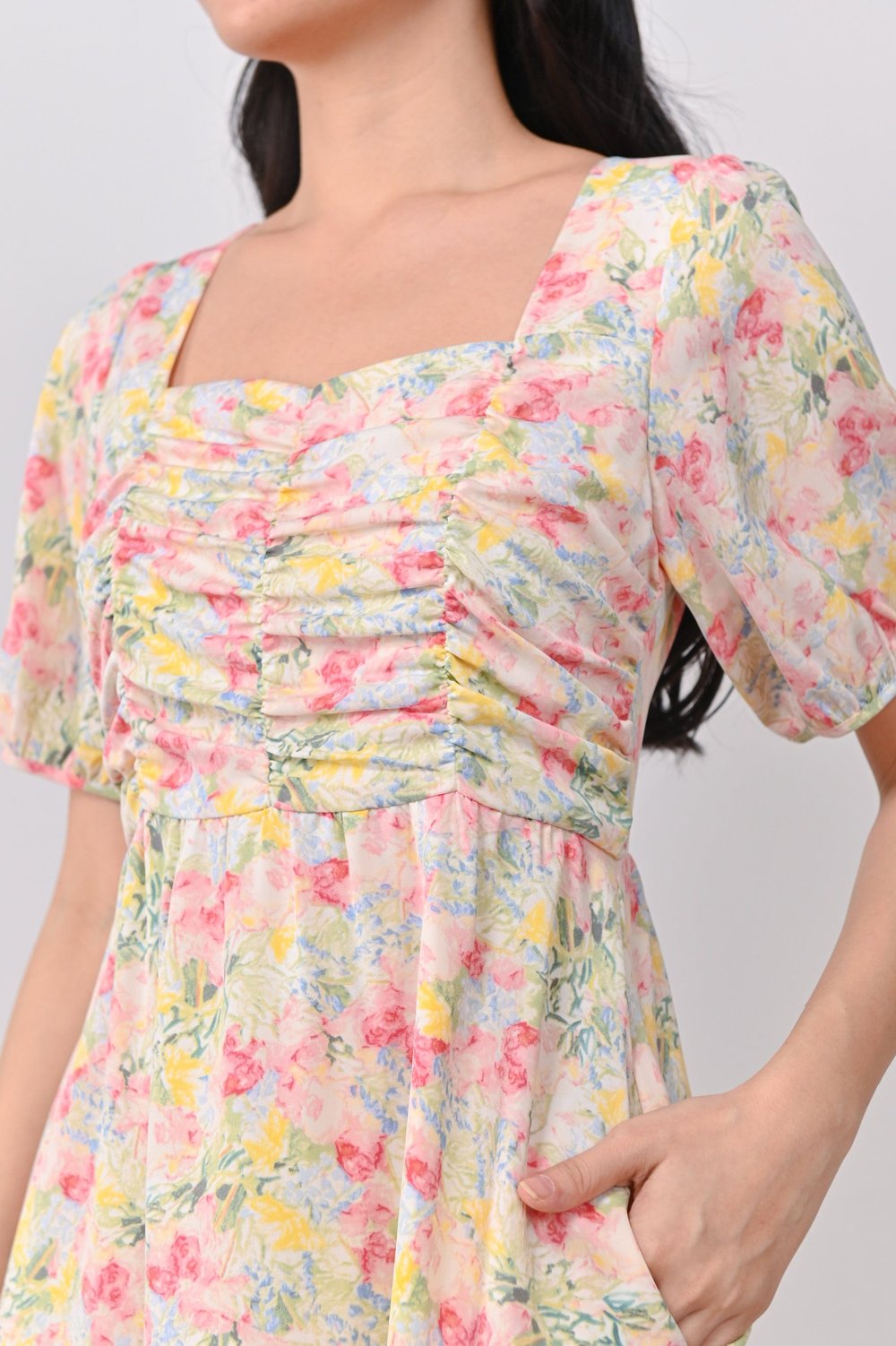 HEIDI FLORAL RUCHED DRESS IN PINK