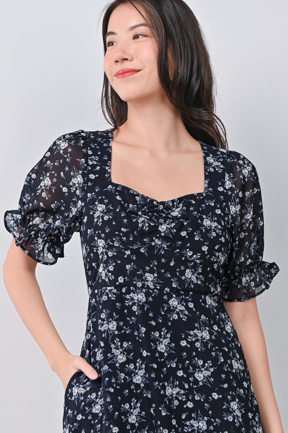 JAEHWA FLORAL SWEETHEART DRESS IN NAVY JAEHWA FLORAL SWEETHEART DRESS IN NAVY