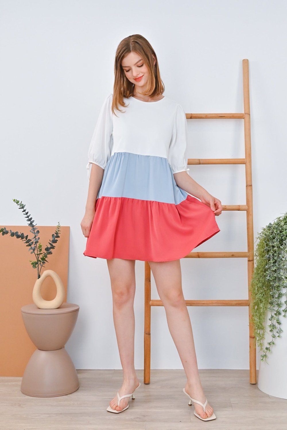 JOMO COLOURBLOCK DRESS IN WHITE