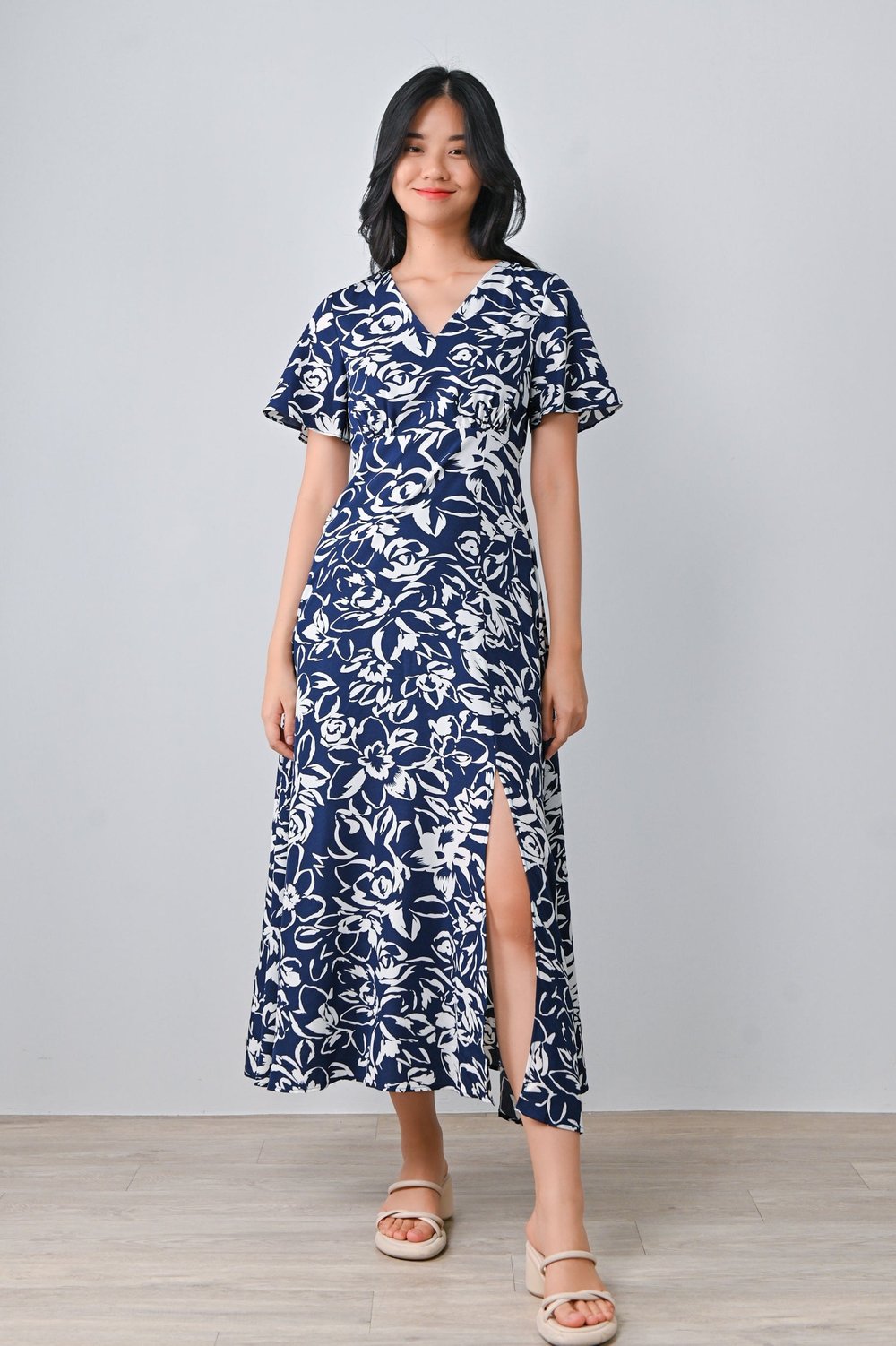 KENNEDI MAXI DRESS IN NAVY FLORAL