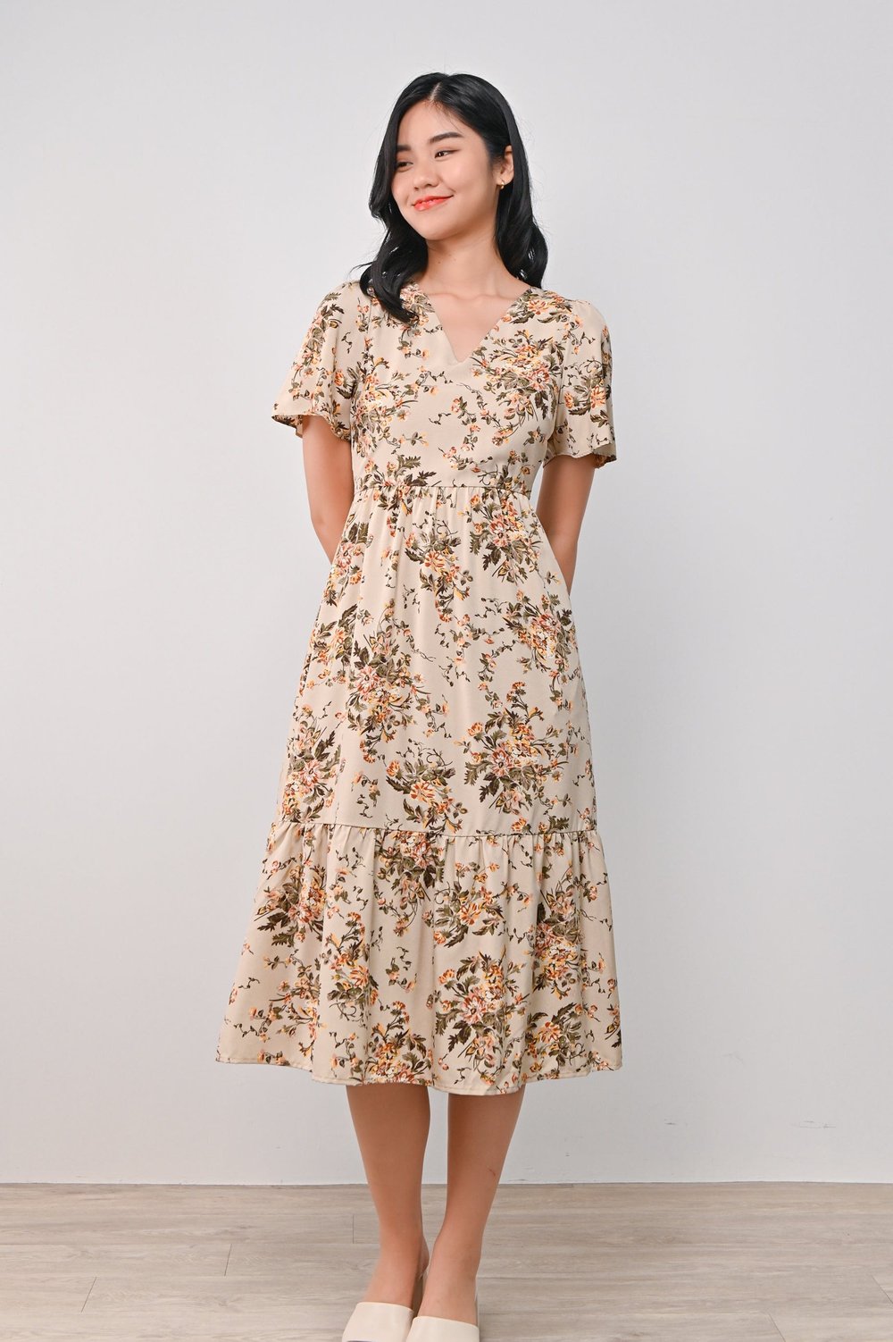 KILEY SLEEVED DRESS IN KHAKI FLORAL