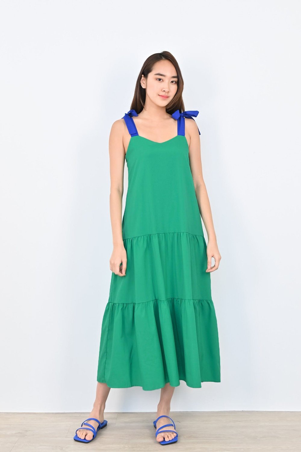 KRYSTLE TIE-STRAP DRESS IN KELLY GREEN