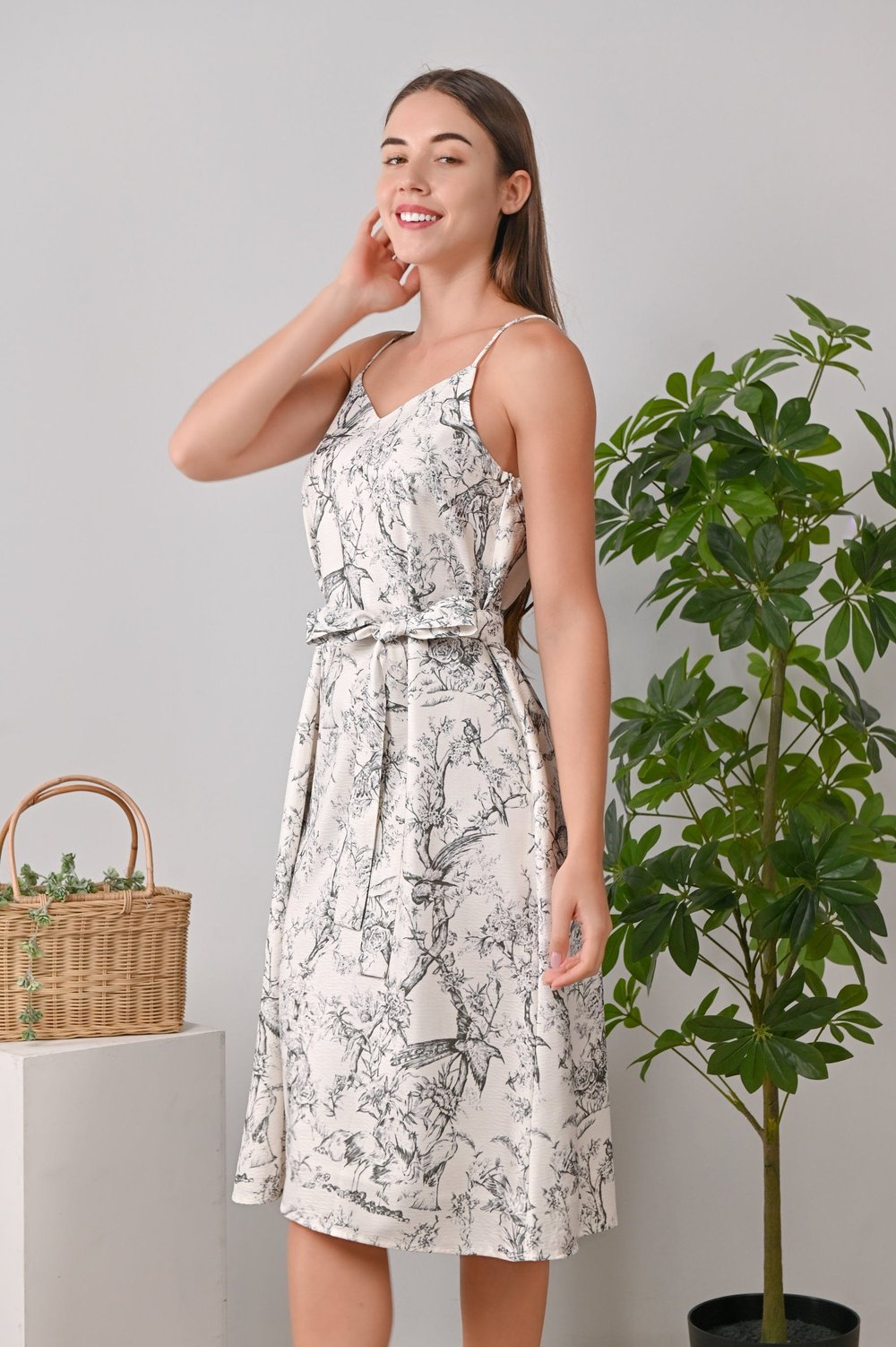 LYNDSAY SPAG DRESS IN GREEN LYNDSAY SPAG DRESS IN GREEN